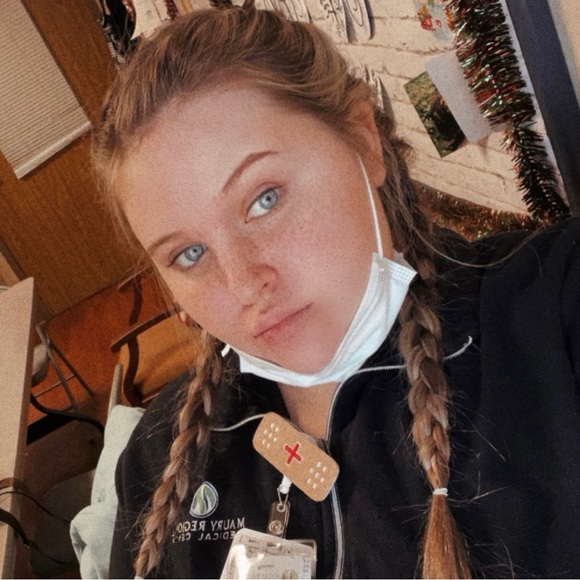 Meet your Posher, Bethany - Picture 1 of 1